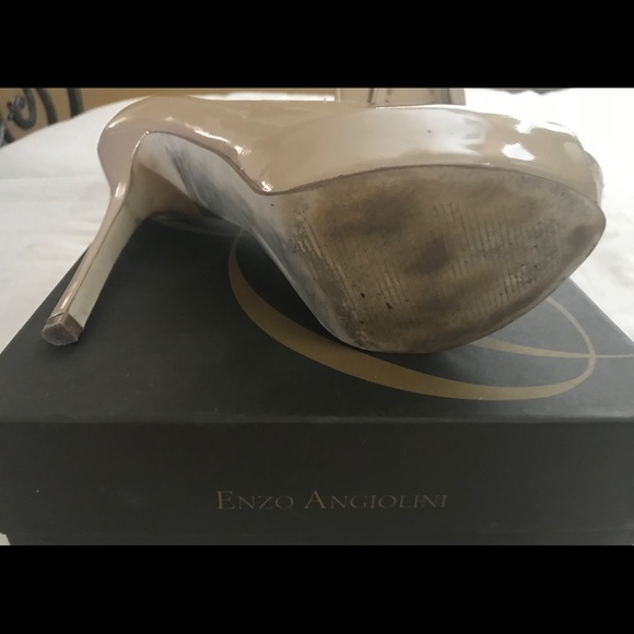 Enzo Angiolini Patent Leather Peep Toe Pumps 8 - Picture 6 of 7